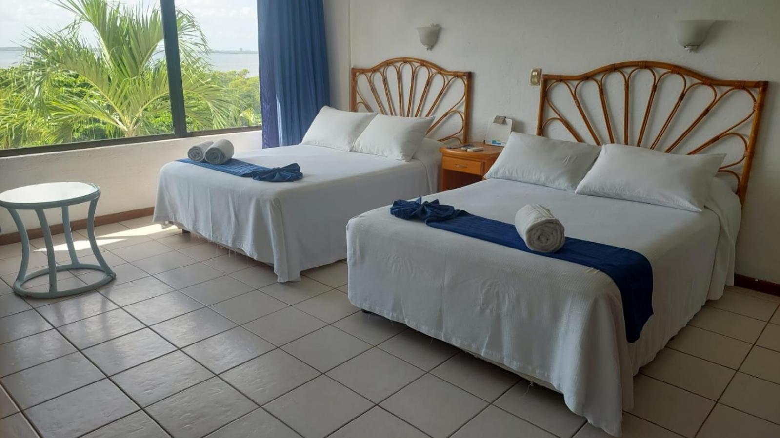Beachfront Apartments Канкун Екстер'єр фото